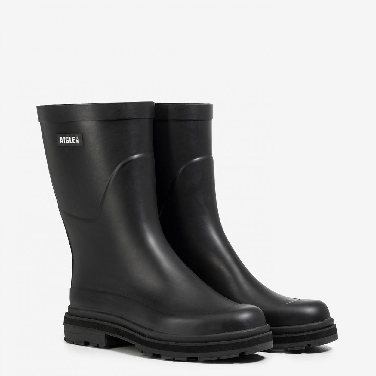 Mid Rain | Noir