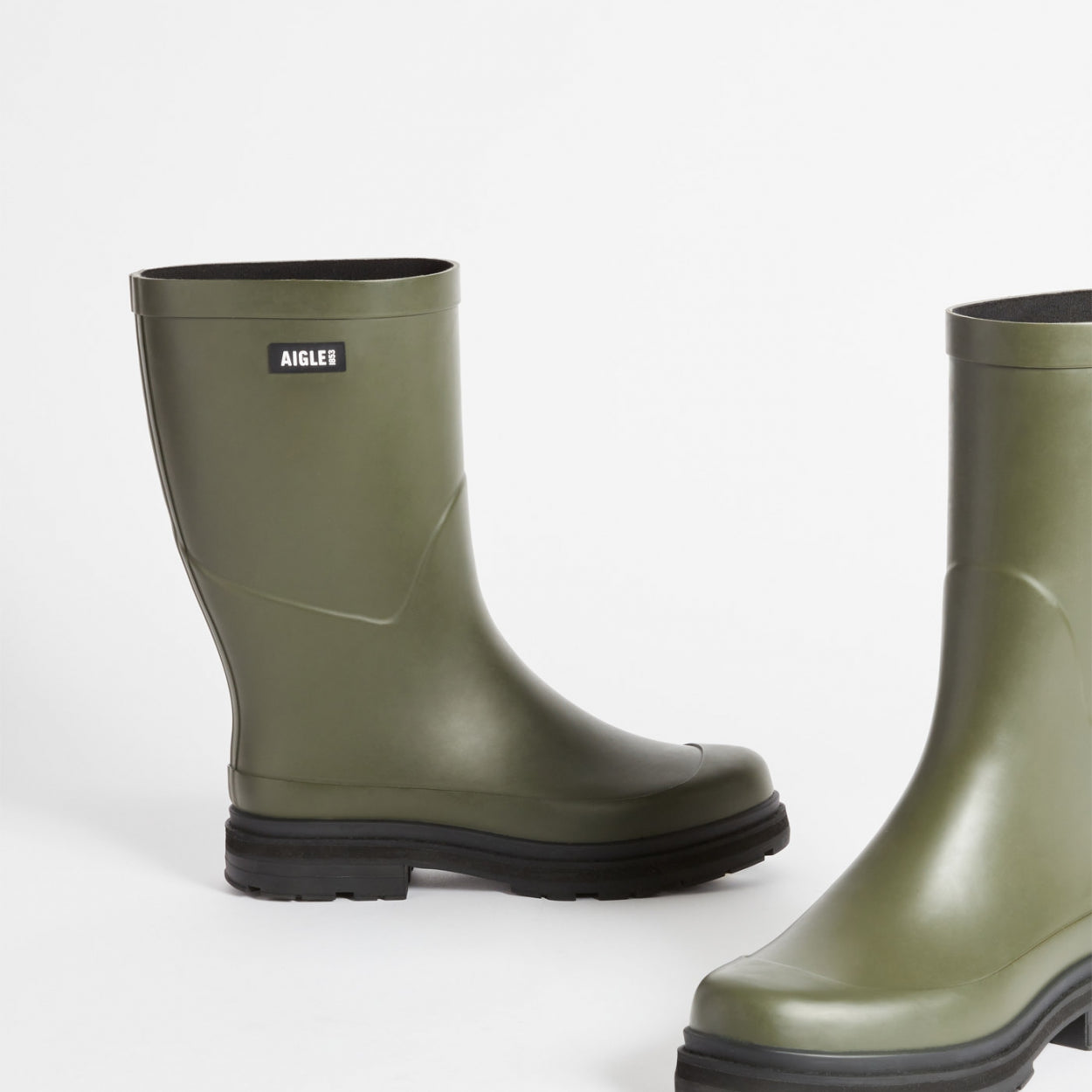 Mid Rain | Avocat